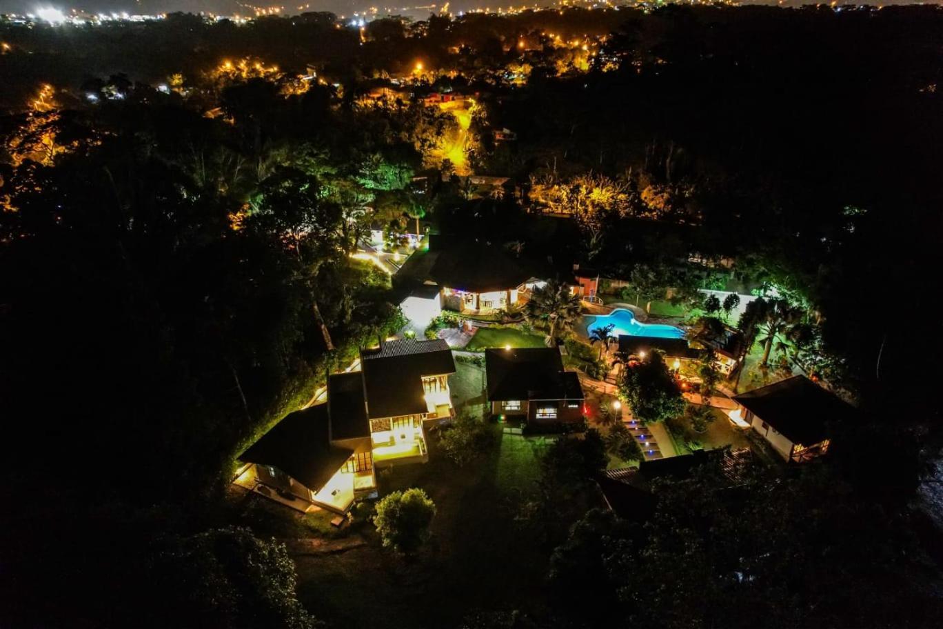 Terra Luna Lodge Tena Esterno foto
