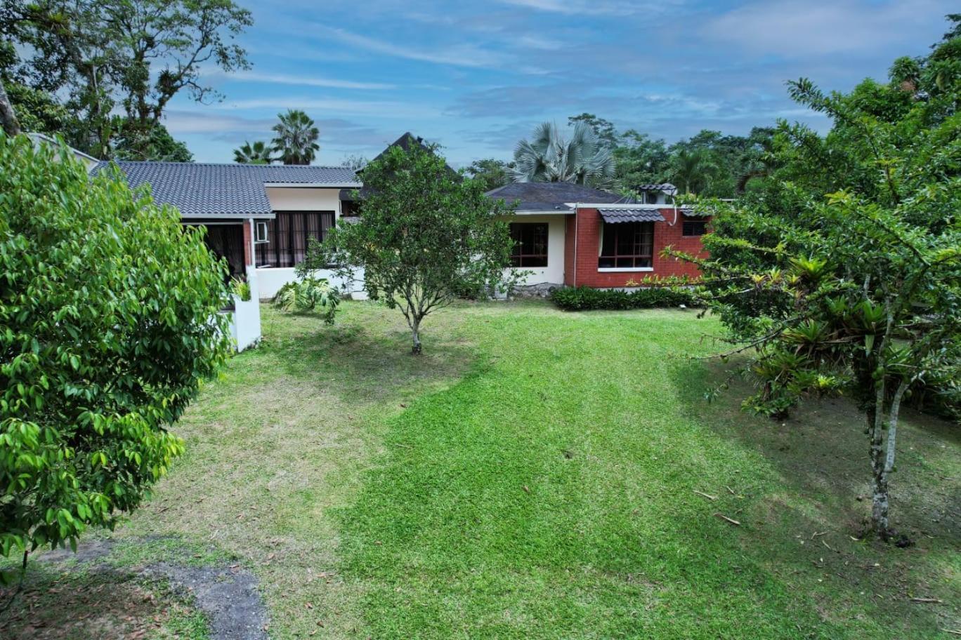 Terra Luna Lodge Tena Esterno foto