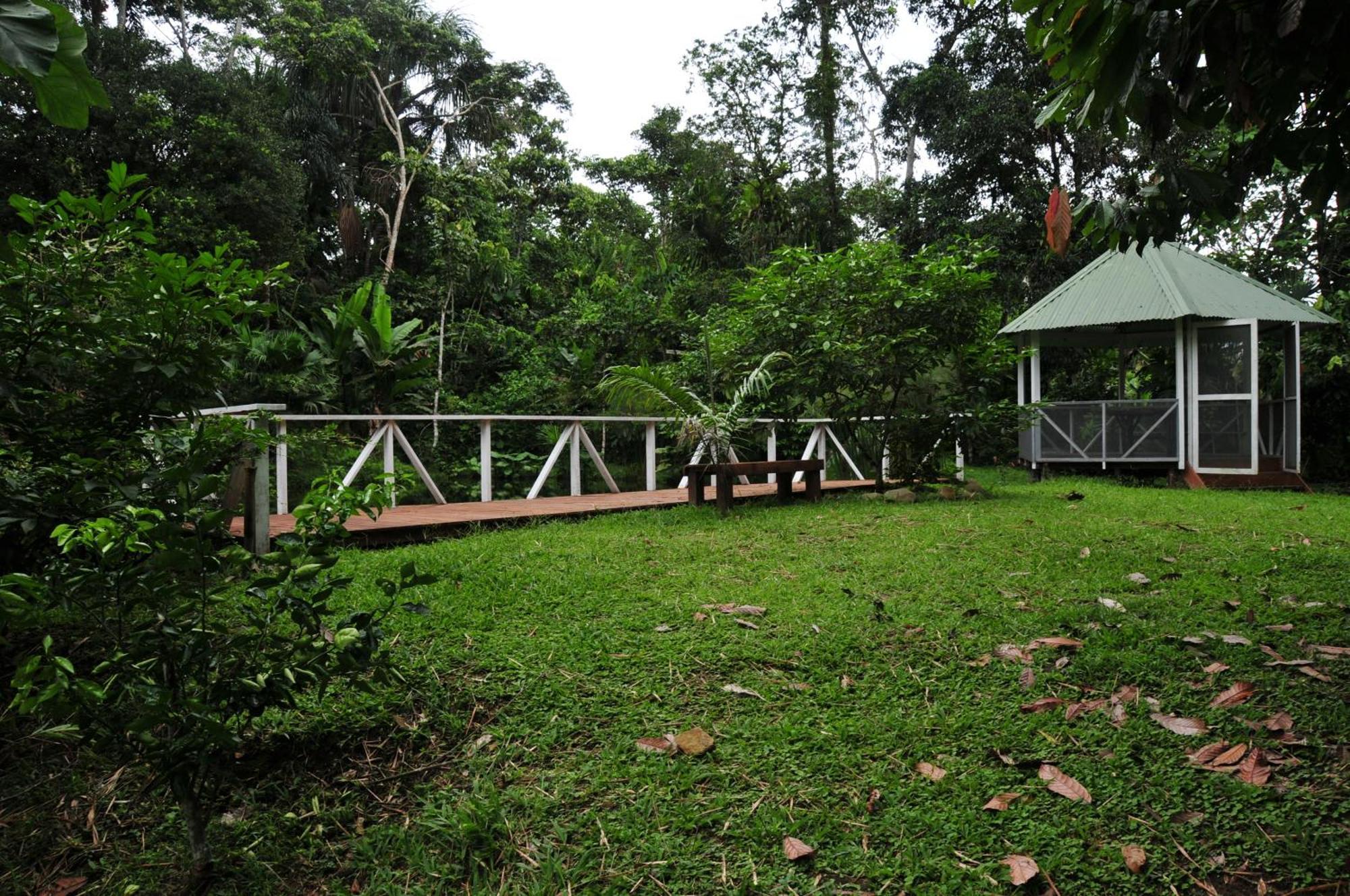 Terra Luna Lodge Tena Esterno foto